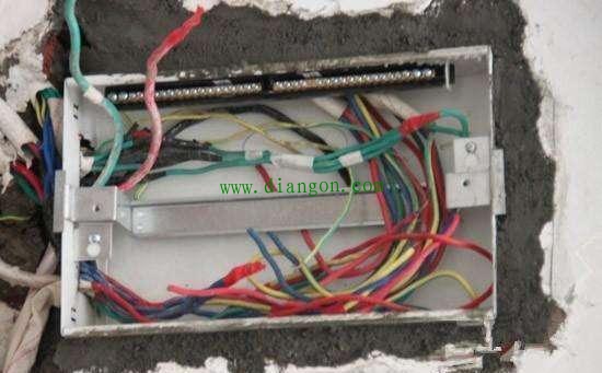 家庭电路改造中常见偷工减料做法及插座设置注意事项 家庭电路改造中常见偷工减料做法及插座设置注意事项