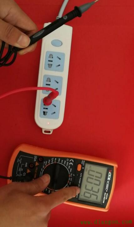 数字万用表如何判断零火线