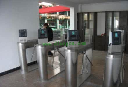 人脸识别技术在出入口控制系统中应用 人脸识别技术在出入口控制系统中应用