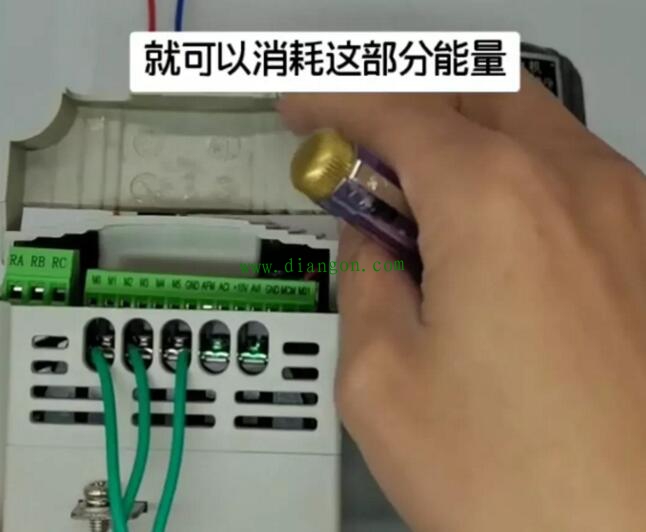 变频器上面的B1和B2端子有什么作用？