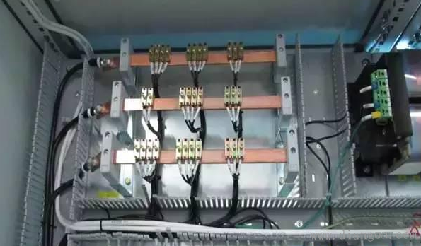 电气柜就是配电柜?电气控制柜内部结构图集 电气柜就是配电柜?电气控制柜内部结构图集