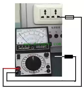 万用表分辨火线和零线方法图解