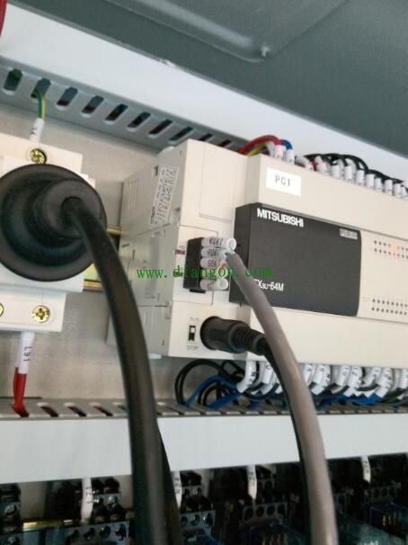 三菱FX3U PLC与三菱变频器多从站通信