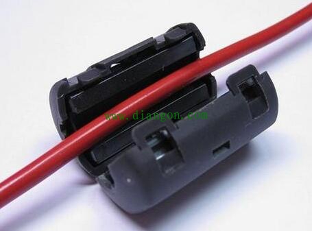 生活中电源线上的圆柱体是什么？