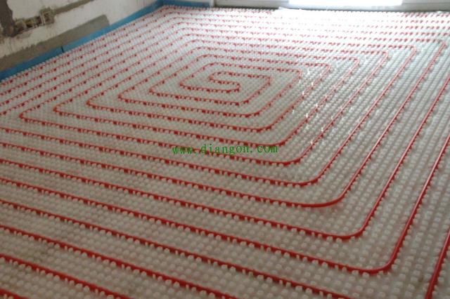 家庭装修用暖气片还是用地暖好？两种取暖方式的优缺点各有哪些