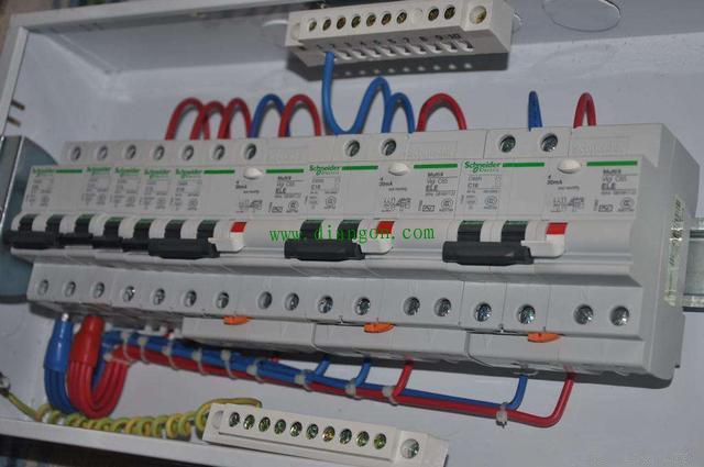 家装配电箱移位、改装或更换方法和步骤 家装配电箱移位、改装或更换方法和步骤