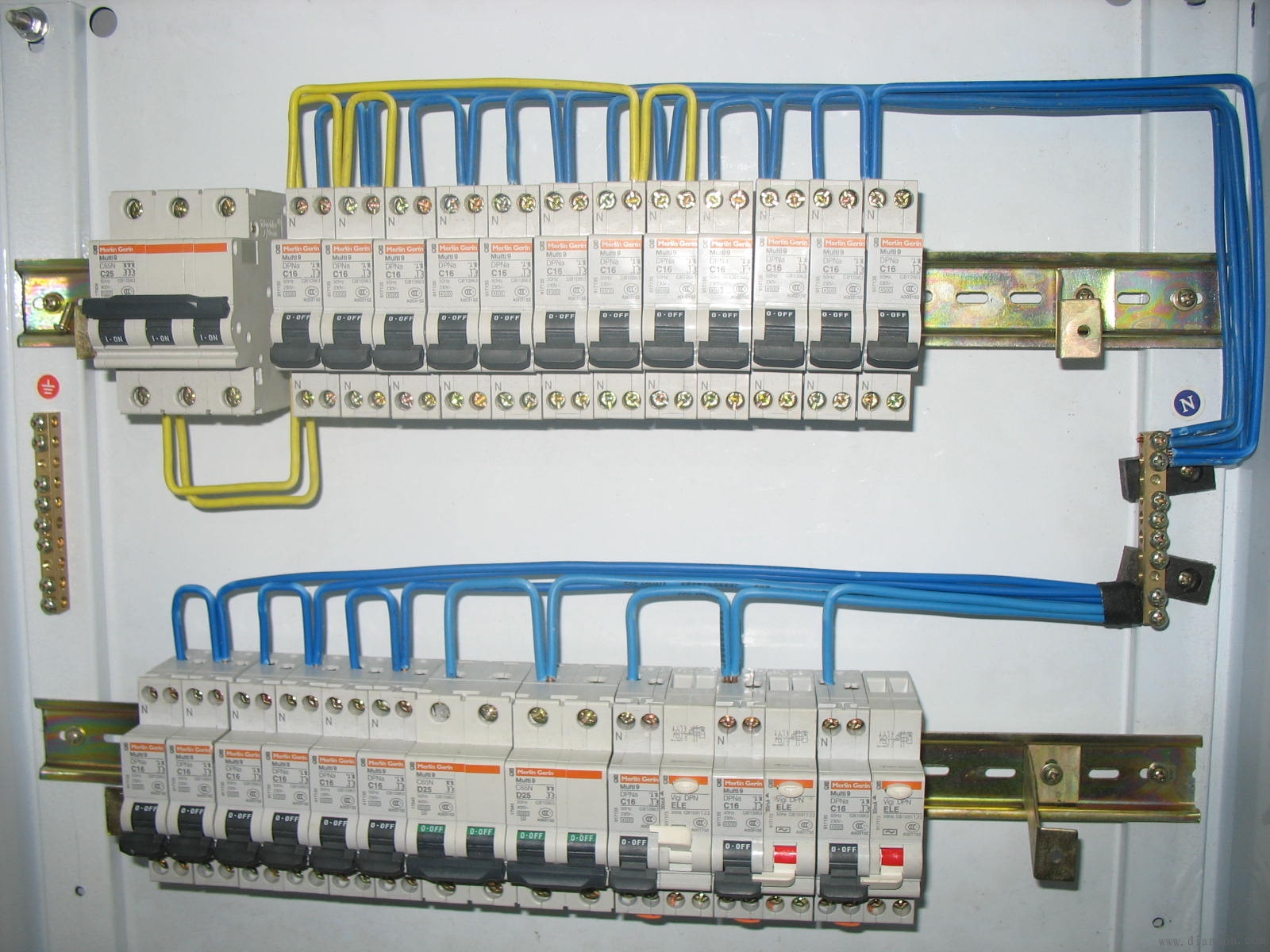 配电箱内空气开关配线要求和规范