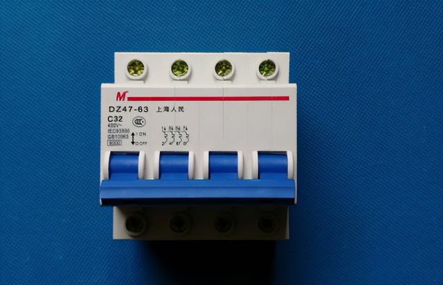 家用空气开关如何选择？C型和D型有什么区别