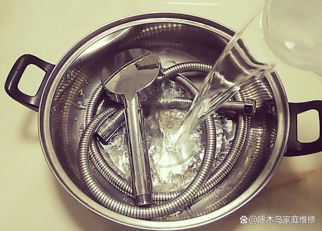 花洒关掉后还会滴水是怎么回事