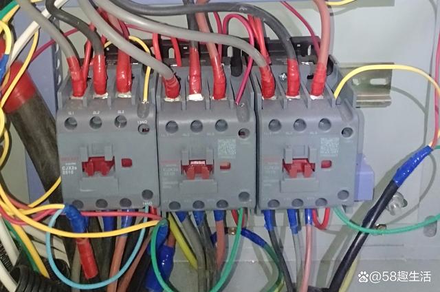 交流接触器延时断开和多点控制电路图接线图