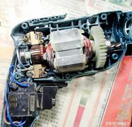 奥奔AT3210C手电钻调速开关和碳刷的更换