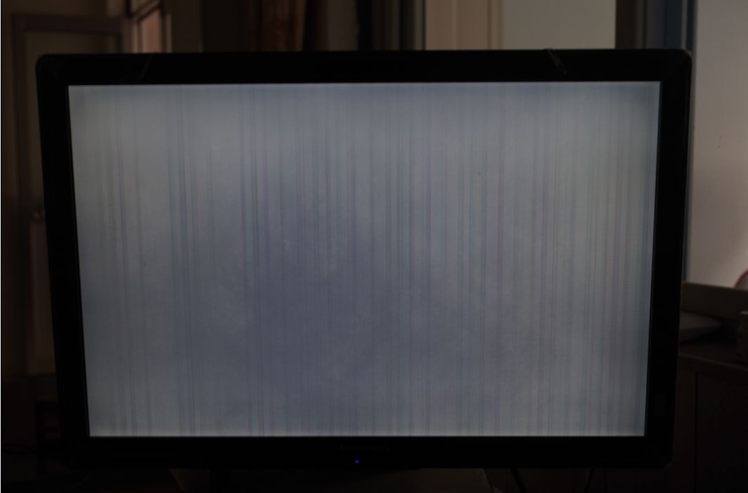 液晶电视通电黑屏是什么原因？主要还是这些