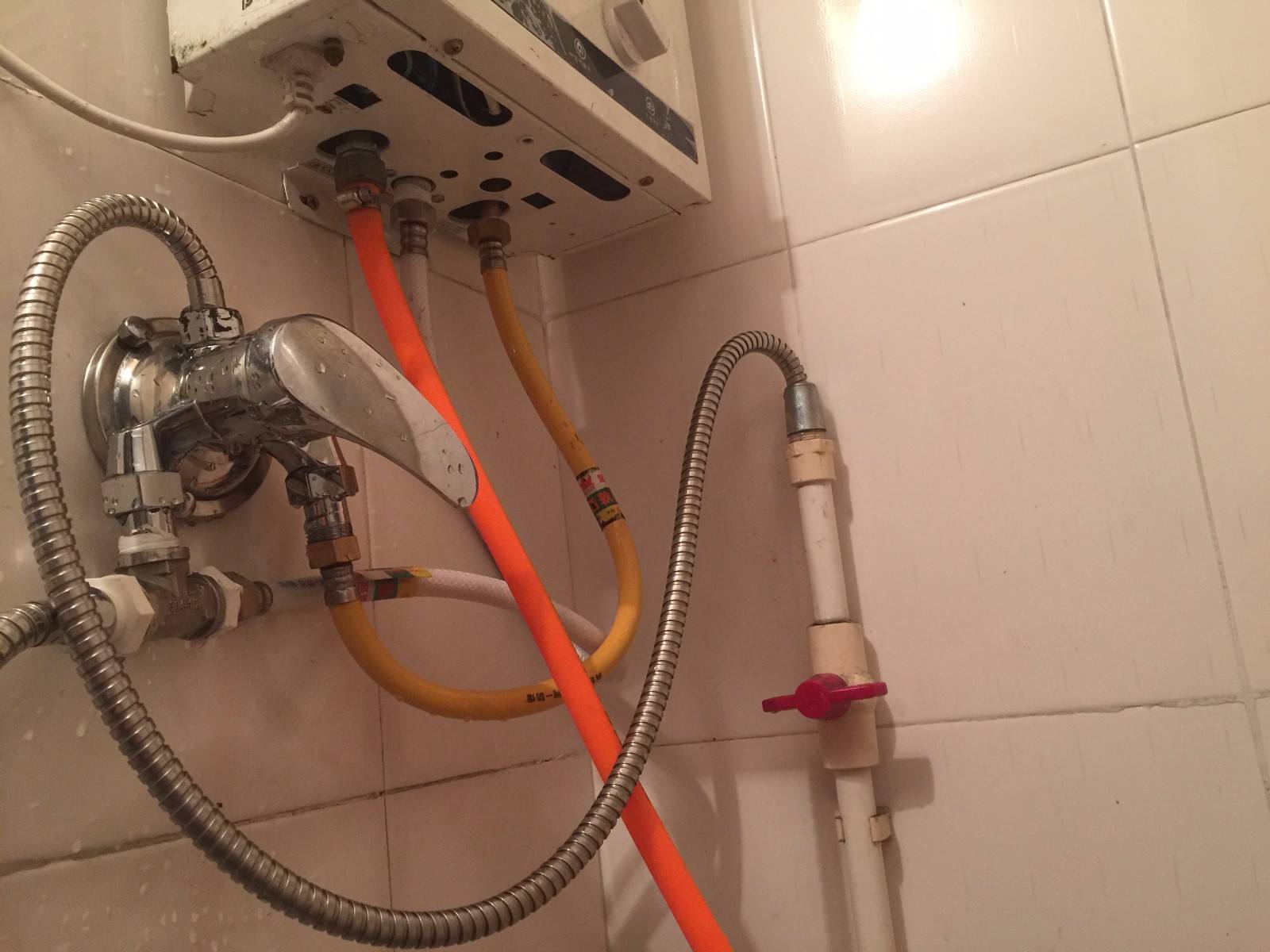 热水器不加热了怎么回事？热水器不出热水怎么解决