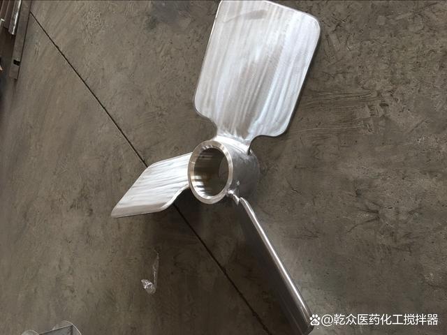 螺旋桨式搅拌器的工作原理是什么？