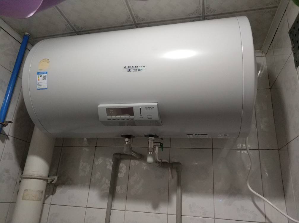 热水器出水管漏水怎么办？热水器出水口根部漏水