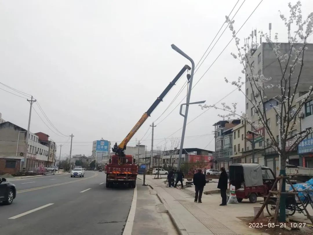 湖北十堰房县温泉大道、环城北路亮化工程试亮灯