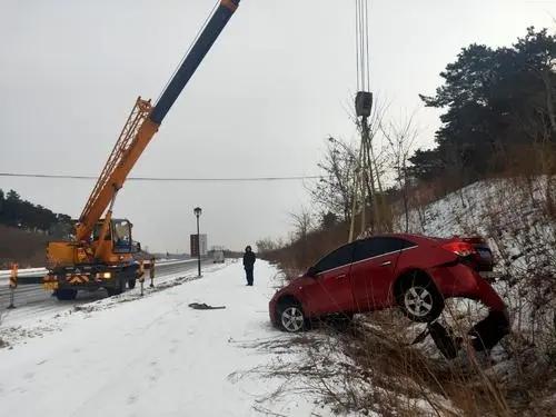 新手司机必看！什么样的情况下需要道路救援？