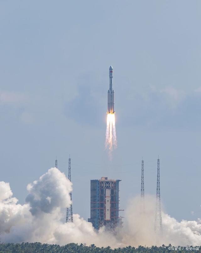 “太空快递”天舟六号货运飞船发射升空