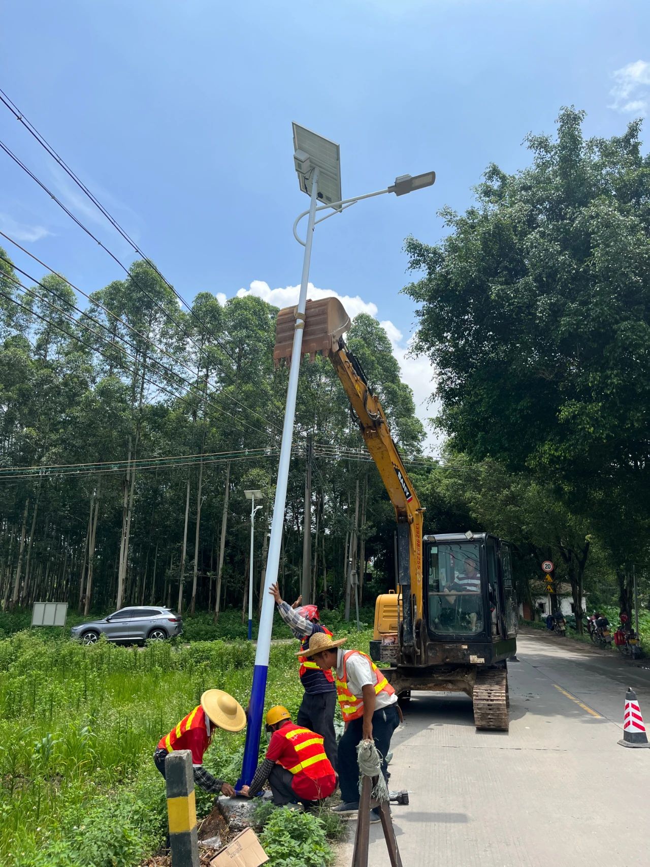 广东肇庆高要区蛟塘镇道路亮灯工程照亮3万群众夜归路