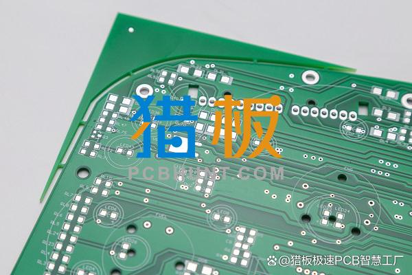 PCB批量制作过程中的层压是如何操作的？