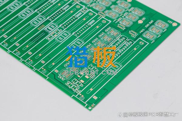 键盘PCB由哪些部分组成？工作原理是怎样的？