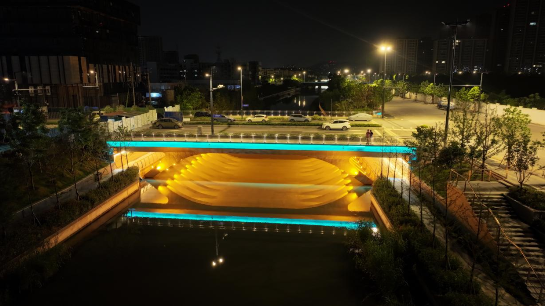 南京南部新城响水河沿线桥梁正式亮灯