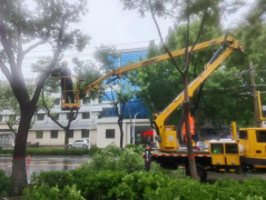 河北保定市城市照明管护服务中心风雨兼程巡查城市照明设施守护市民生命财产