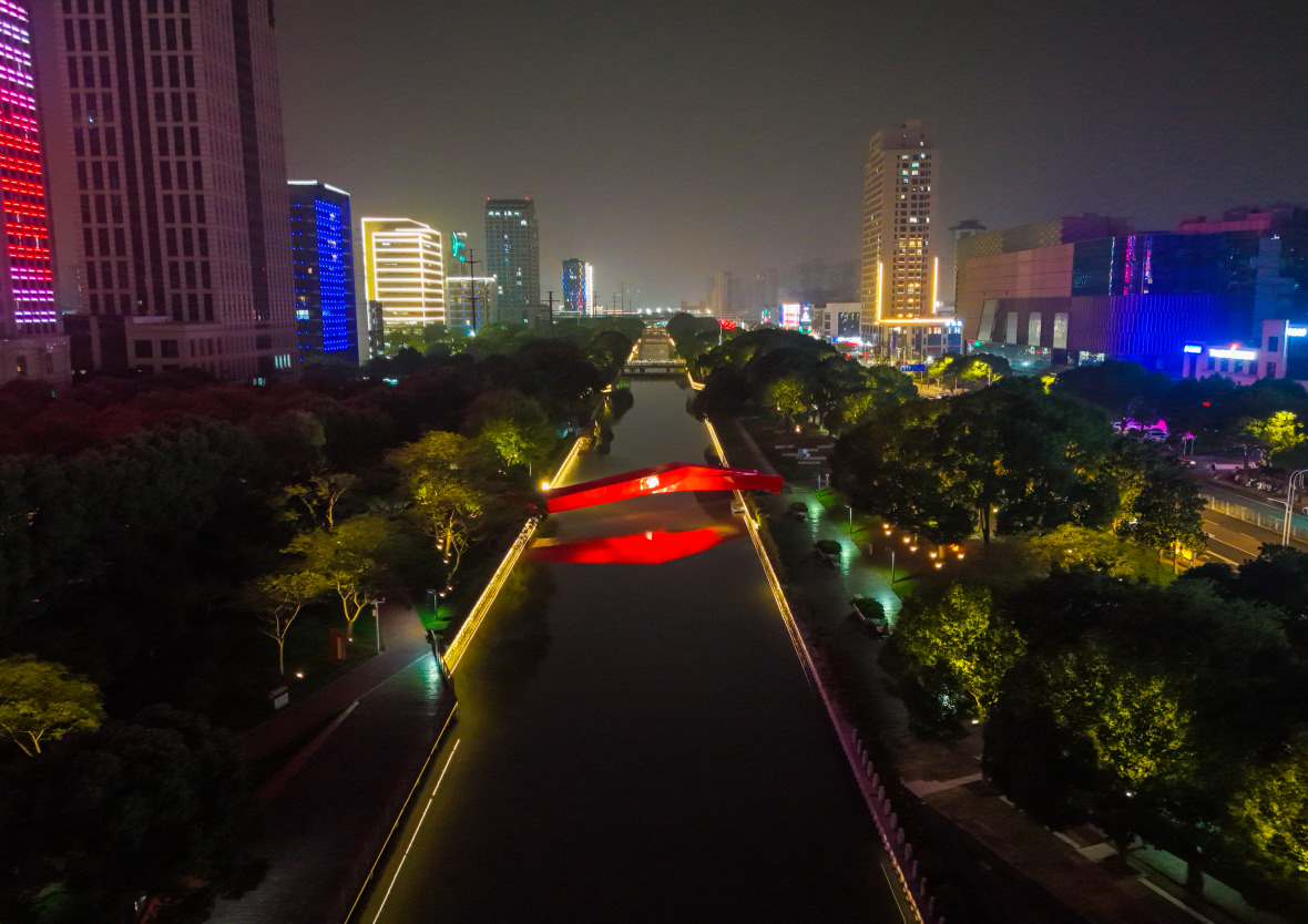 江苏苏州徐图港公园亮化提升后正式亮灯