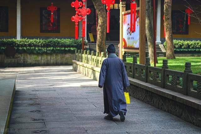 出家人叫“师父”还是“师傅”