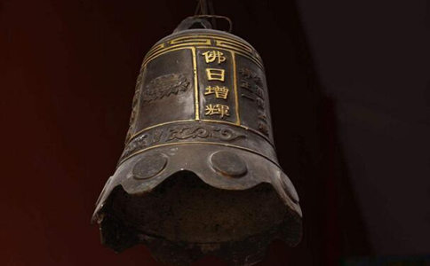 关于炉香赞中的法器怎么敲
