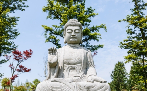 明朝义秀法师忍受殴打念佛往生的故事