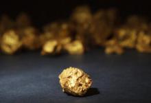金钱是毒蛇,人间的极乐在当下