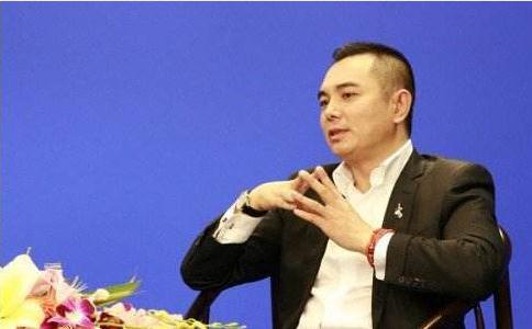 钻石世界里的佛教徒——李厚霖