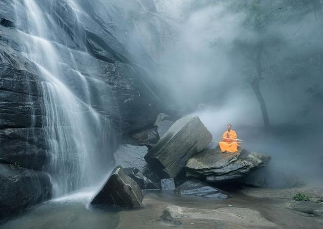 禅宗故事：德山宣鉴禅师的机锋相当辛辣，有“德山棒”的说法