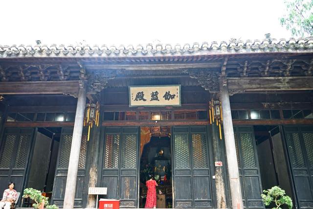 佛经传奇故事：神秀拆了关公祠，可关公不答应，晚上出来和他交涉