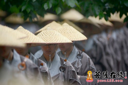 乞食的由来与功德利益 乞食的由来与功德利益