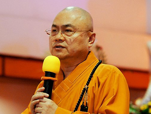 慧律法师:众生所有的痛苦出自于坚固执着 慧律法师:众生所有的痛苦出自于坚固执着