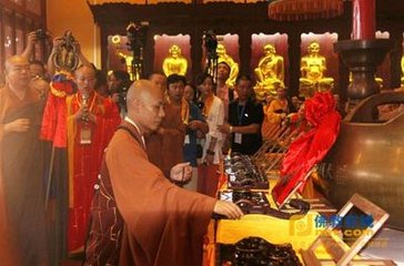 明憨法师:佛教这辆车一起来推动 明憨法师:佛教这辆车一起来推动