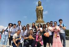 明星夫妇张智霖袁咏仪赴普陀山祈福