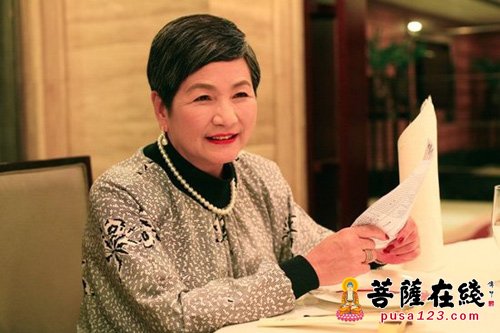 爱抄经文的郑佩佩 爱抄经文的郑佩佩