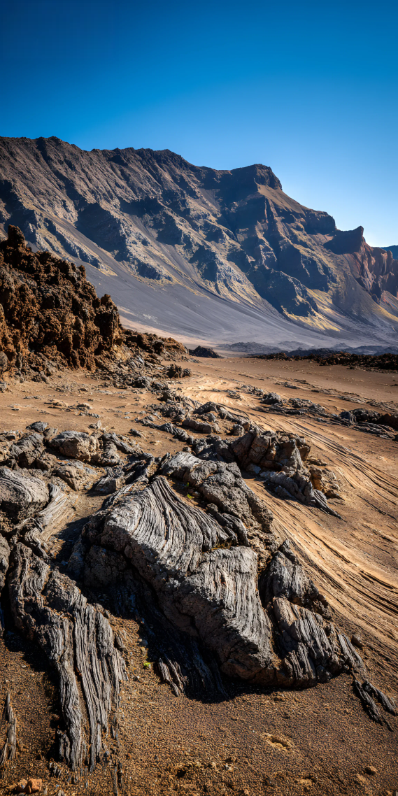 熔岩荒原，大地的凝固