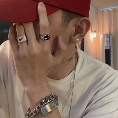 苏瓷:成熟男头（个性 酷 成熟 时尚 高冷）