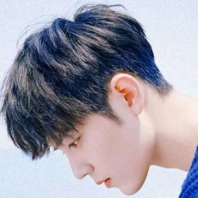 上官一：干净阳光男孩子/你一句晚安，成就了我的失眠