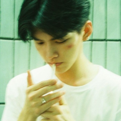 念七 帅气男生气质头像