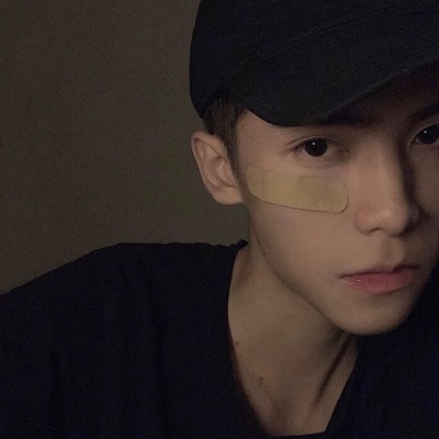 念七 帅气成熟男生头像