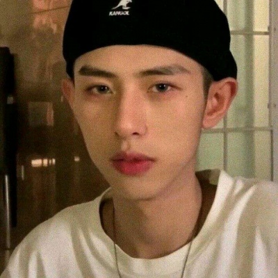 念七 帅气成熟男生头像