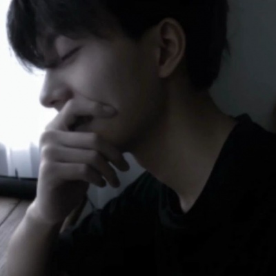 念七 帅气成熟男生头像
