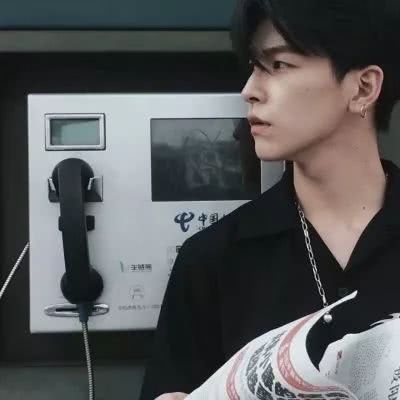 男生头像   ?音乐这东西，开心时入耳，伤心时入心
