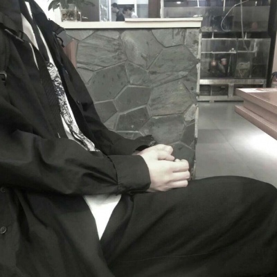 洛白:高冷男头（成熟 时尚 霸气 高冷 黑色系）