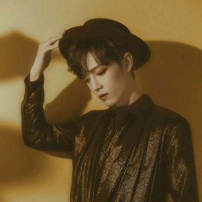 苏瓷:复古男头（优雅 时尚 成熟 文艺 高冷 帅）肖战  今日份宝藏男孩